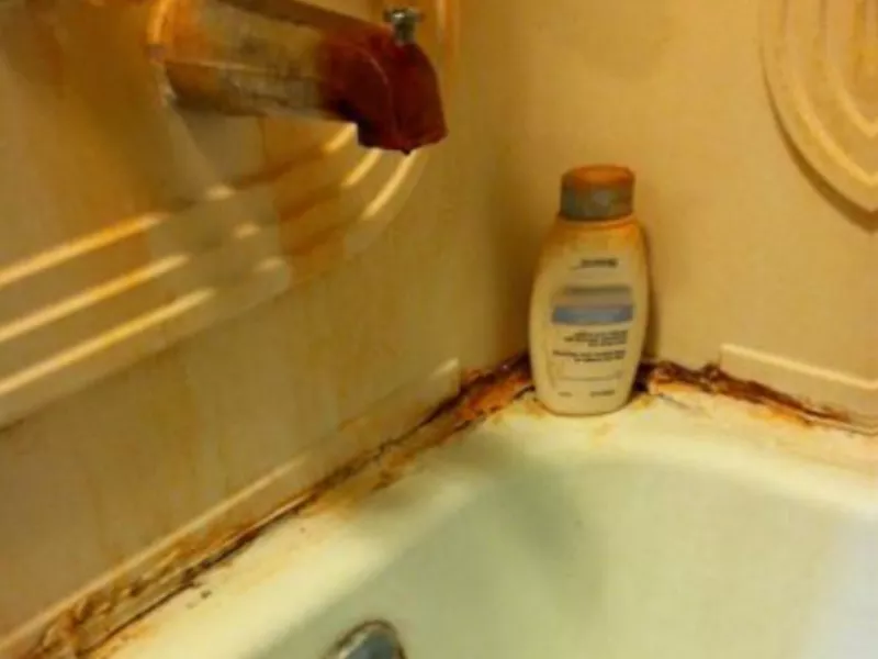 Iron staining in bathtub